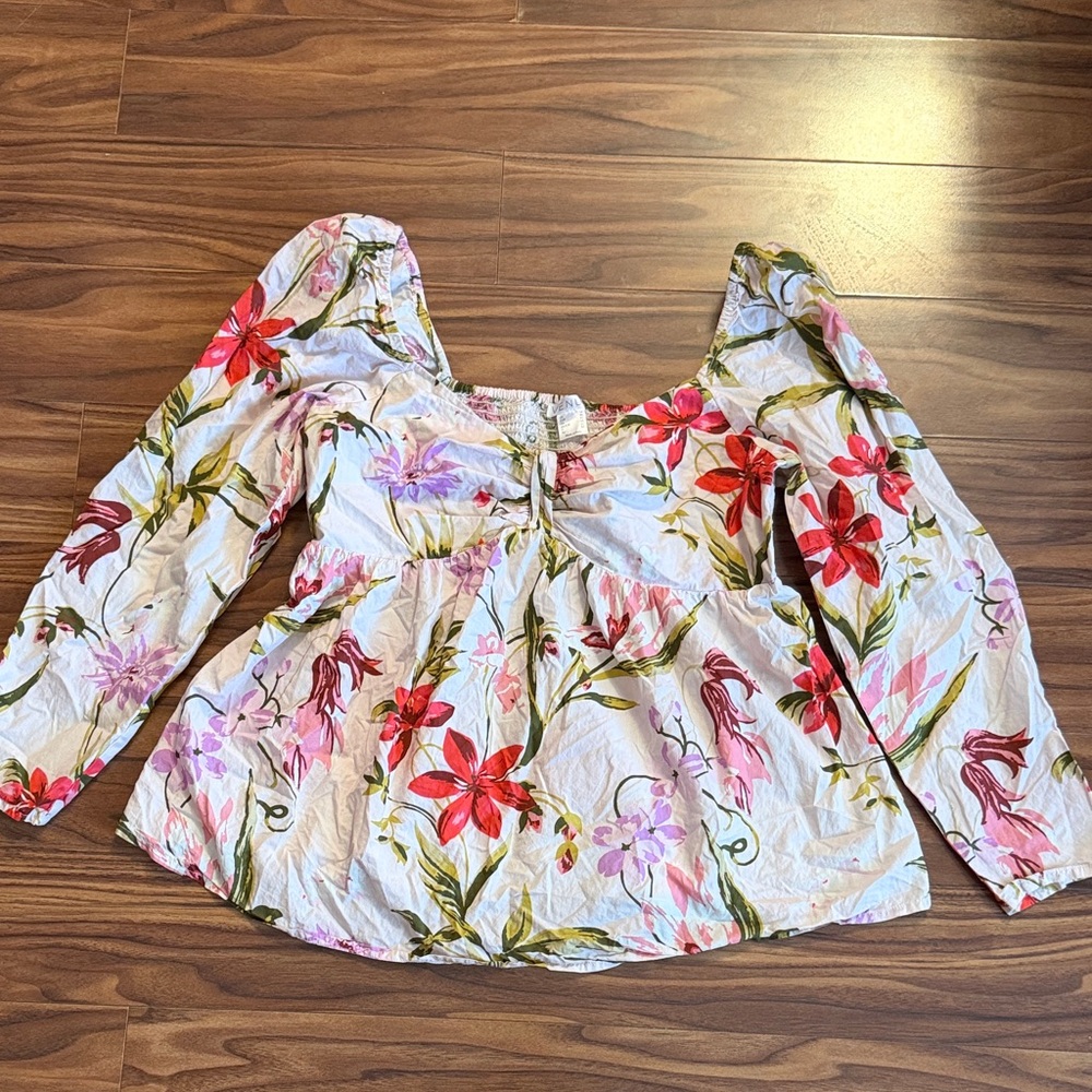 VENUS White Floral Puff-Sleeve Peplum Top with Red & Pink Blooms